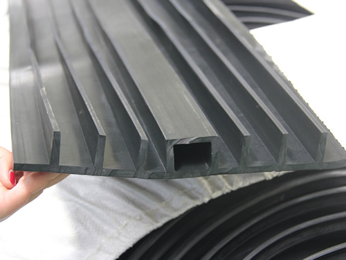 橡胶止水带卓越防水性能:守护桥梁隧道工程零渗漏安全线